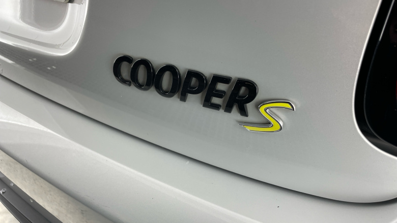 MINI Hatchback 135kW Cooper S Level 3 33kWh 3dr Auto Electric Hatchback